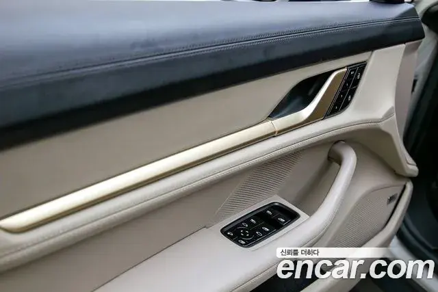 Porsche Taycan 2021 — Photo 7/20