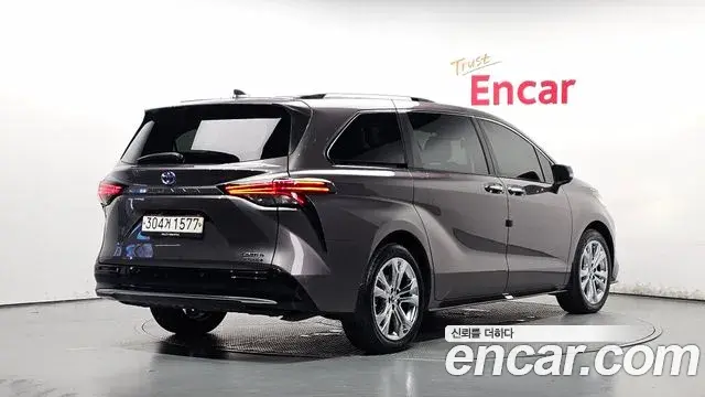Toyota Sienna 2022 — Photo 30/38