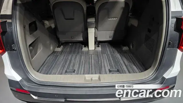 Kia Carnival 2024 — ფოტო 24/39