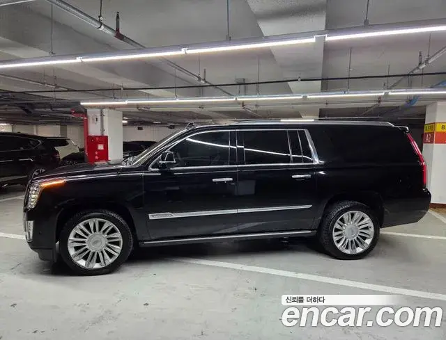 Cadillac Escalade 2018 — Photo 7/11