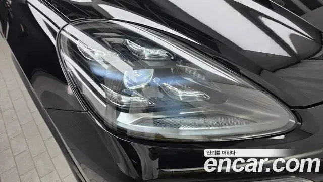 Porsche Cayenne 2021 — Şəkil 31/33