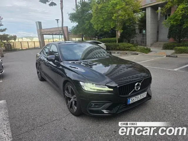 Volvo S60 2019 — Photo 4/11