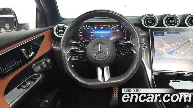 Mercedes-Benz GLC-Class 2024 — Photo 12/20