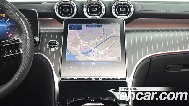 Mercedes-Benz GLC-Class 2024 — Photo 13/20
