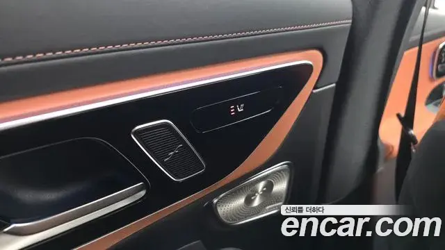 Mercedes-Benz GLC-Class 2024 — Photo 19/20