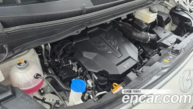 Hyundai Staria 2023 — Photo 5/20