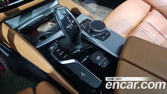 BMW 5 Series 2018 — Фото 9/20