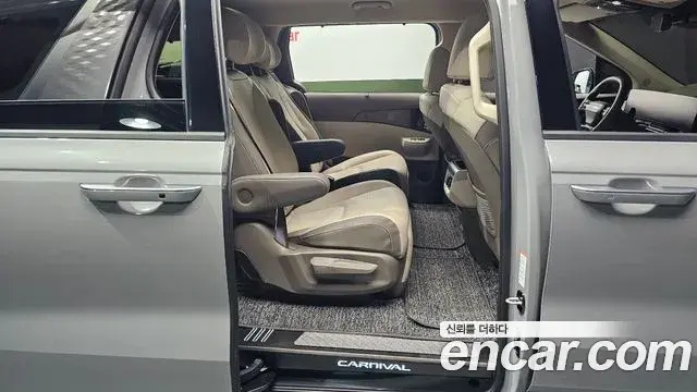 Kia Carnival 2025 — Фото 11/20
