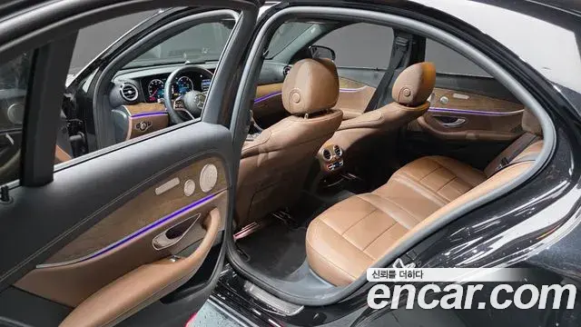 Mercedes-Benz E-Class 2021 — Şəkil 11/20