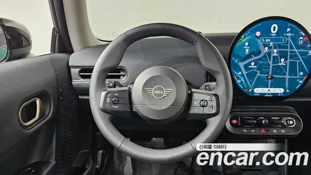 Mini Cooper C 2025 — Photo 12/20