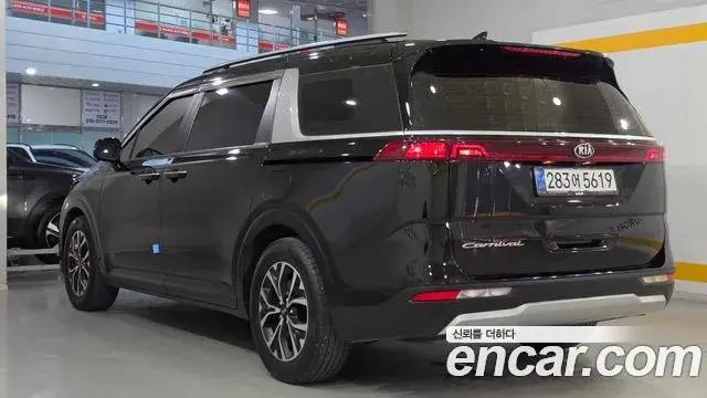 Kia Carnival 2021 — Photo 5/20
