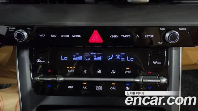 Kia Carnival 2021 — Photo 12/20