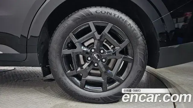 Kia Carnival 2024 — ფოტო 35/39