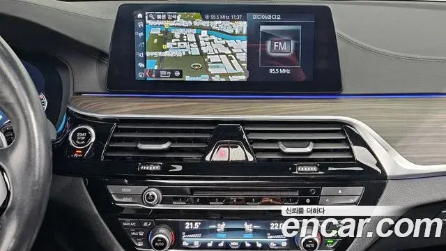 BMW 5 Series 2018 — Фото 14/20
