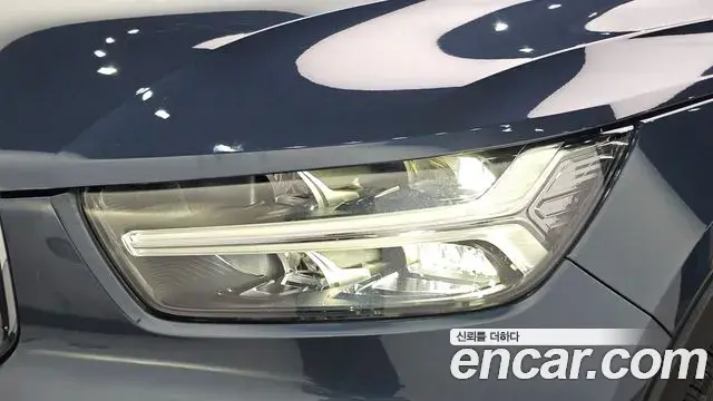 Volvo XC40 2021 — Şəkil 24/30