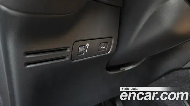 Volvo XC40 2021 — Şəkil 9/30