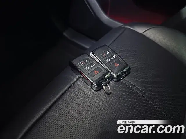 Land Rover Range Rover Velar 2025 — Şəkil 4/20