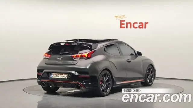 Hyundai Veloster 2021 — Фото 1/20