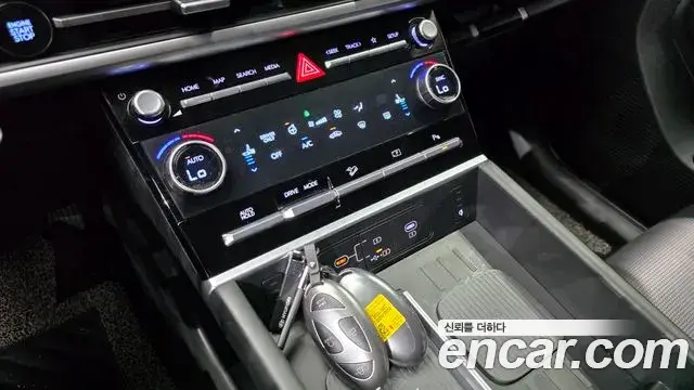 Hyundai Santa Fe 2024 — Фото 18/20