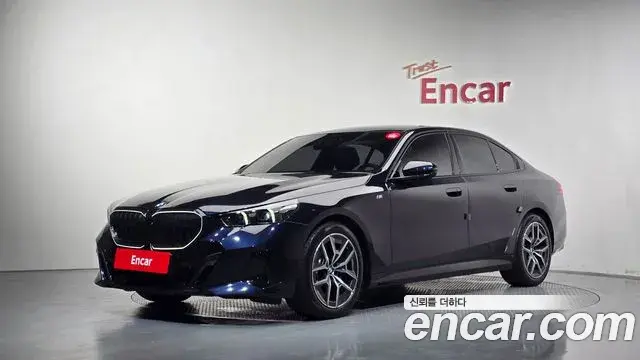 BMW 5 Series 2025 — Photo 1/20