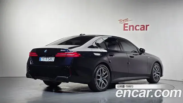 BMW 5 Series 2025 — Photo 2/20