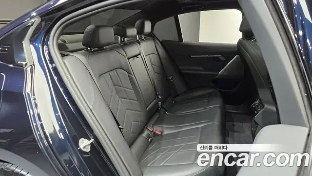 BMW 5 Series 2025 — Photo 11/20