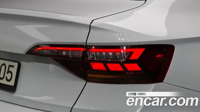 Volkswagen Jetta 2021 — Şəkil 31/33
