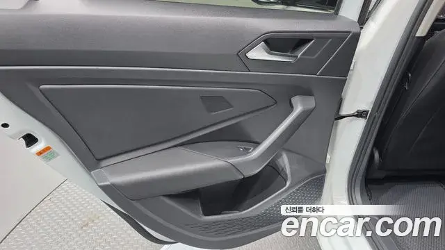 Volkswagen Jetta 2021 — Şəkil 29/33