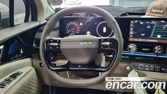 Kia Carnival 2025 — Photo 7/18