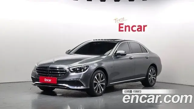 Mercedes-Benz E-Class 2021 — Фото 1/20