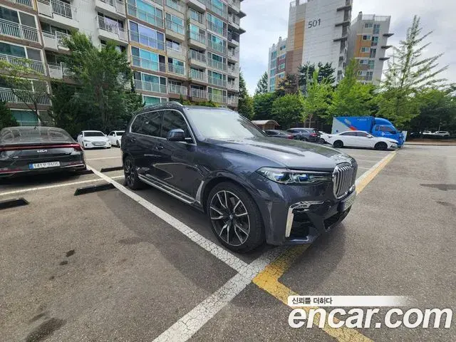 BMW X7 2021 — Фото 2/20