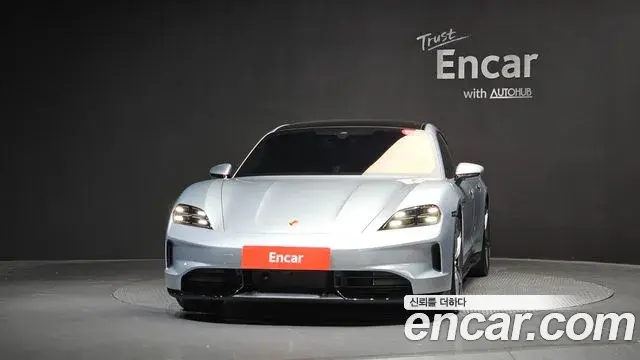 Porsche Taycan 2026 — Şəkil 20/32