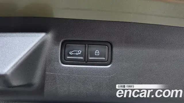 Hyundai Santa Fe 2024 — Photo 19/20