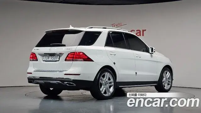 Mercedes-Benz GLE-Class 2018 — Фото 2/20