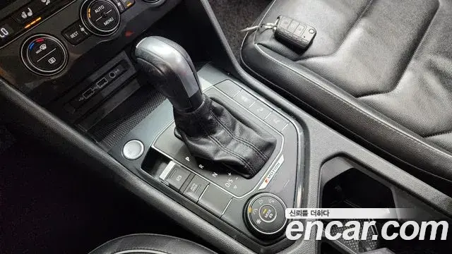 Volkswagen Tiguan 2020 — Photo 9/20