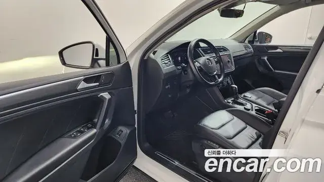 Volkswagen Tiguan 2020 — Photo 10/20