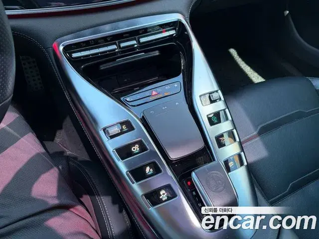 Mercedes-Benz AMG GT 2022 — Photo 8/20