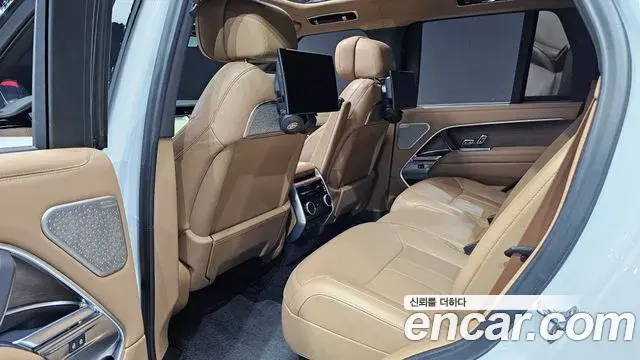 Land Rover Range Rover 2023 — Photo 1/36