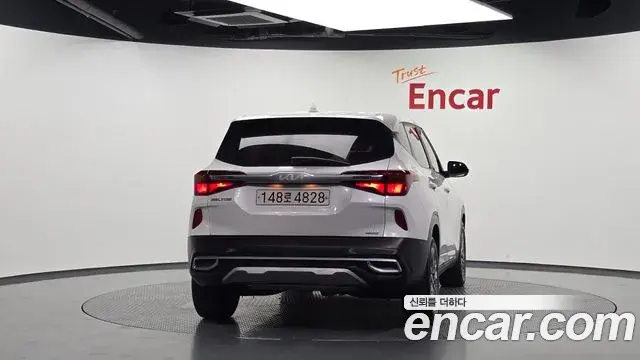 Kia Seltos 2022 — Photo 4/20
