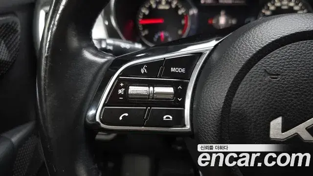 Kia Seltos 2022 — Photo 2/20