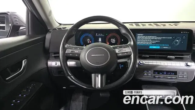 Hyundai Kona 2023 — Фото 13/20