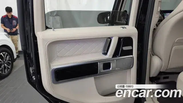 Mercedes-Benz G-Class 2021 — Photo 23/32