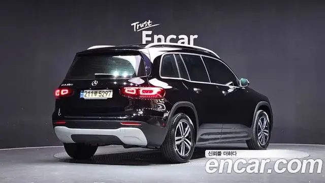 Mercedes-Benz GLB-Class 2021 — Şəkil 2/20