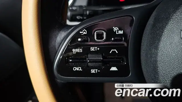 Mercedes-Benz GLB-Class 2021 — Şəkil 16/20