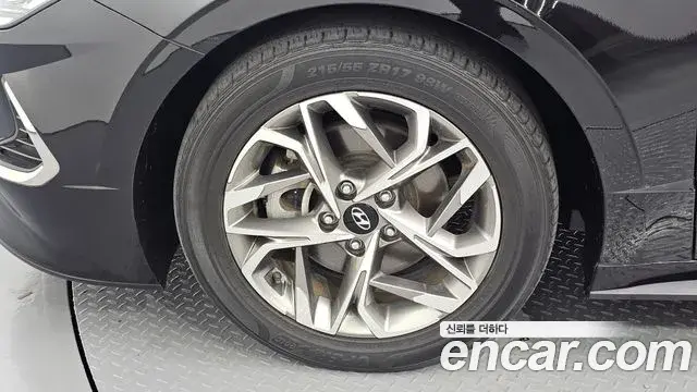 Hyundai Sonata 2021 — Фото 5/20