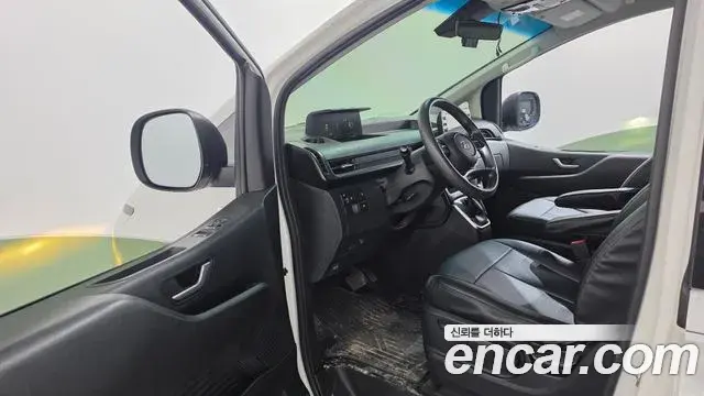Hyundai Staria 2023 — Фото 10/20