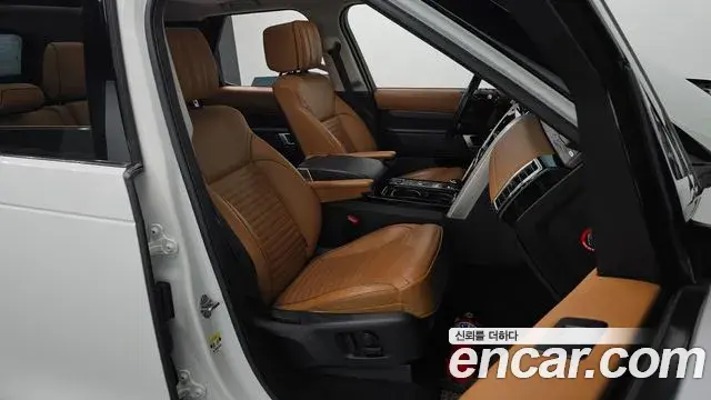 Land Rover Discovery 5 2018 — Şəkil 10/36