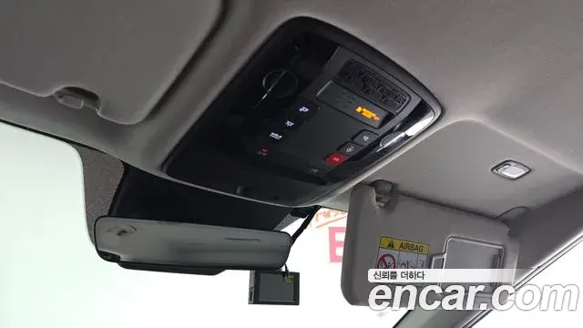 Kia Carnival 2025 — Фото 18/20