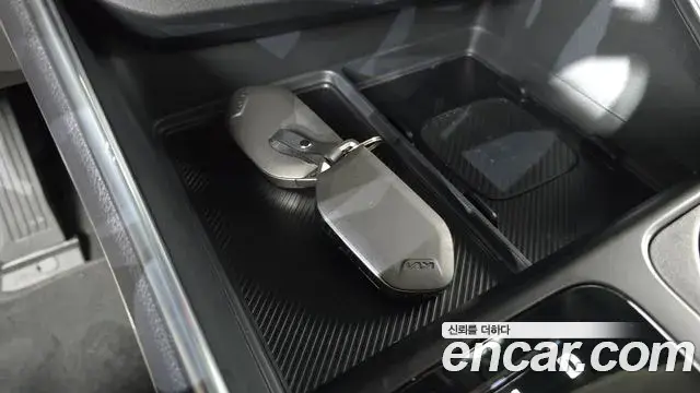 Kia Carnival 2025 — Şəkil 24/30