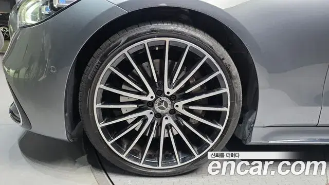 Mercedes-Benz S-Class 2021 — Photo 16/34